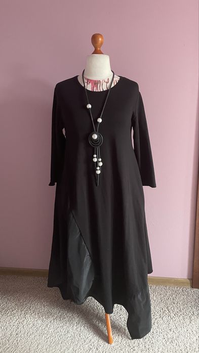 Bawelniana maxi sukienka z oryalionowymi wstawkami asymetryczna 40-46