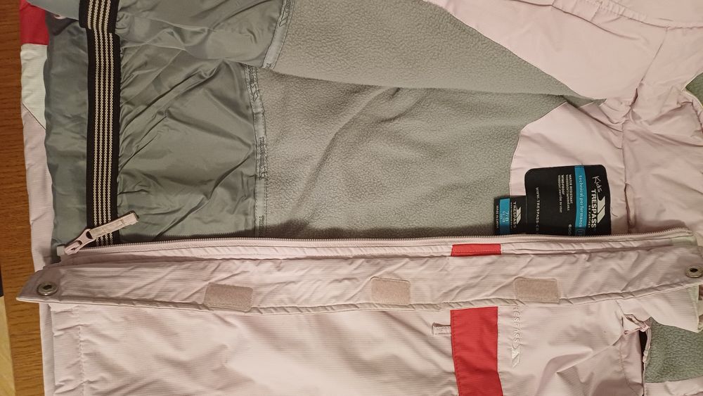 Kurtka zimowa narciarska Trespass 600mm 7/8lat r.122-128