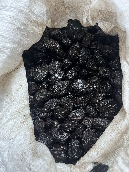 Чорнослив з кісткою