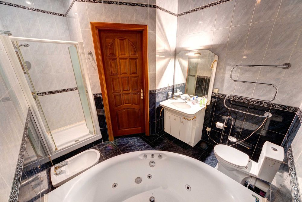 Посуточно 3х комнатные апартаменты. Киев. Центр. Большая Васильковская