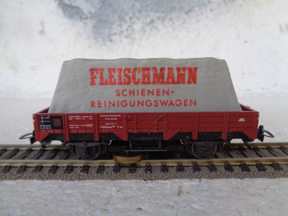 1:87 Fleischmann Vagão mercadorias com sistema limpa vias