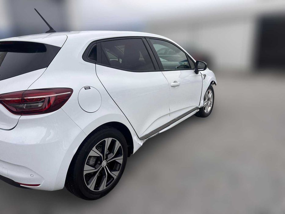 Renault Clio V 1.5 Blue dCi 101 cv de 2021 Salvado