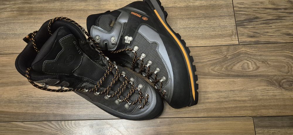 Buty Technical- wysokogórskie- nowe