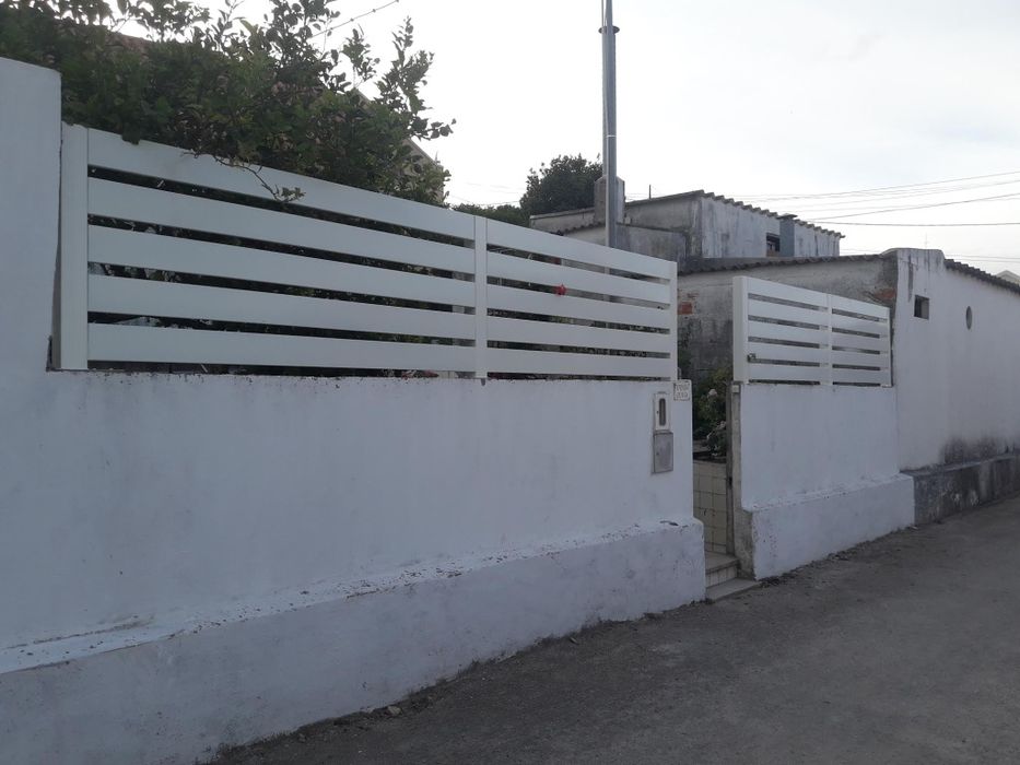 Serralheiro, pequenos serviços de reparações e outros, ferro,inox.