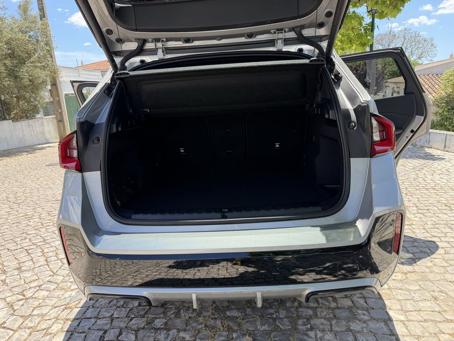 Venda BMW iX1 edrive 20 - Versão Pack Desportivo M (interior e exterior) maio2025 _ OFERTA Wallbox nova
