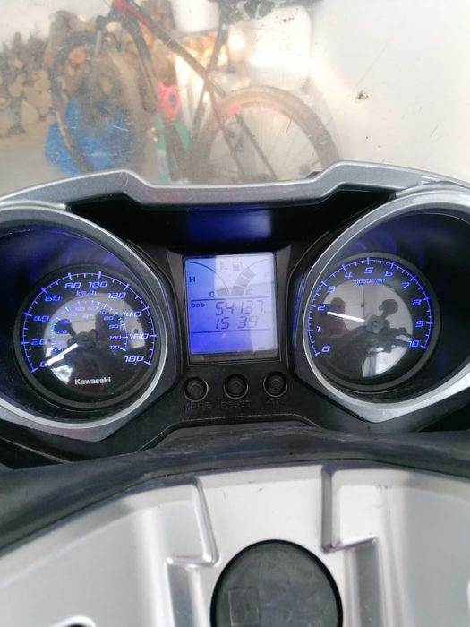 Kawasaki J300 edição especial