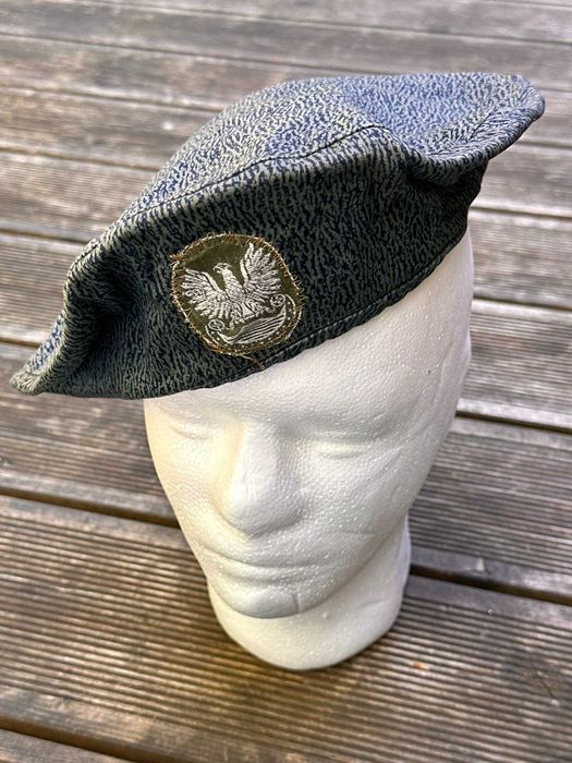 Unikatowy beret moro z orłem haftowanym maszynowo. 1968