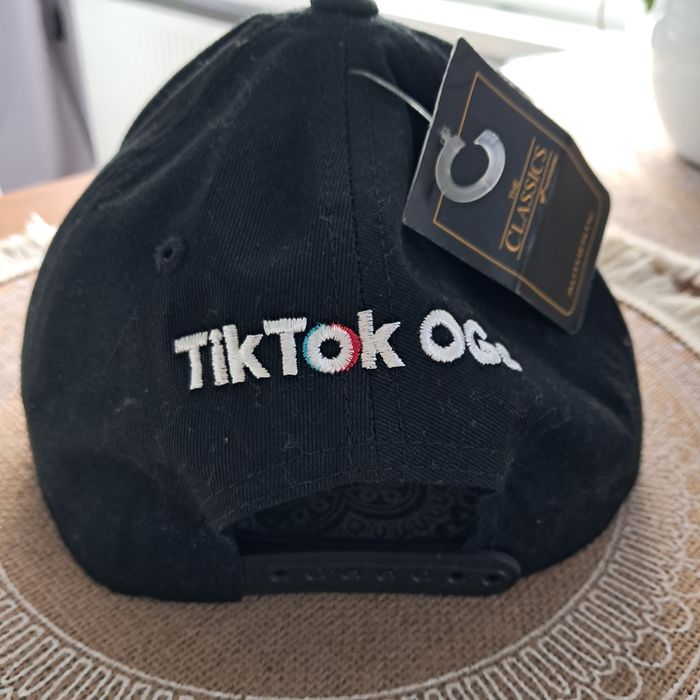 Czapka z daszkiem TikTok