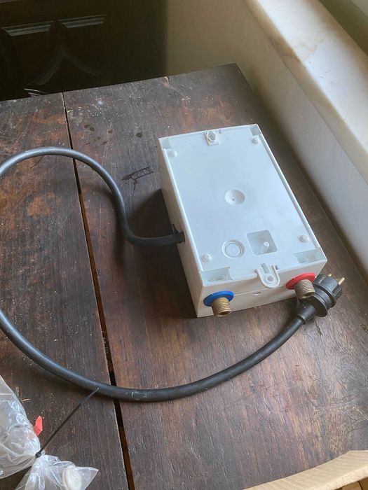 Calentador de Água Instantâneo Junkers Elaclux ED 6-2S (Novo / Sem Uso)