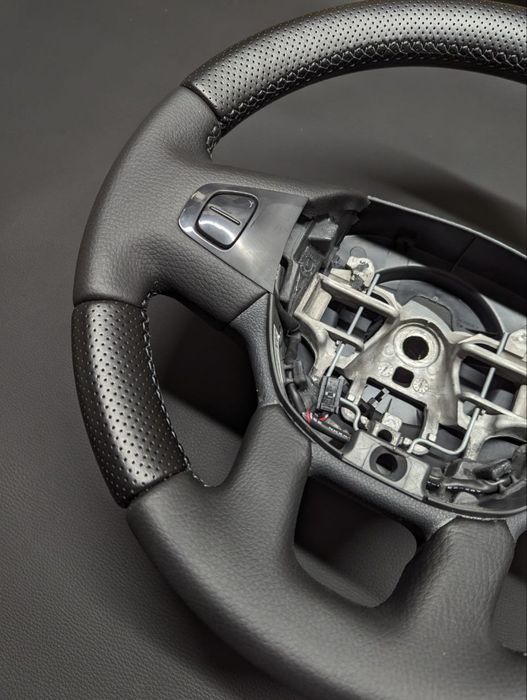 Перетягнуте кермо Opel Vivaro Renault Trafic на обмін