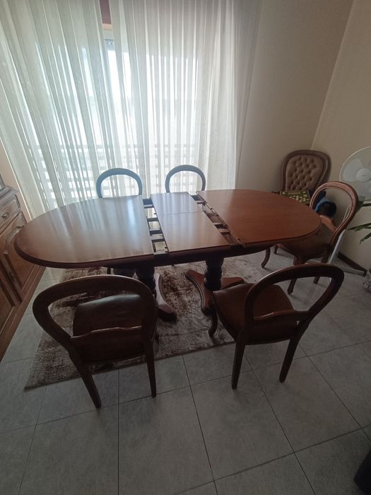 Mobília de Sala em Madeira: Armario + Mesa e 5 cadeiras