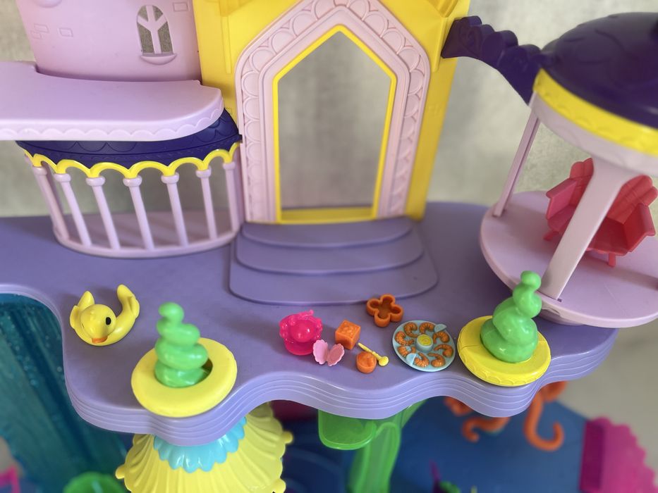 «Підводний замок / казковий палац»