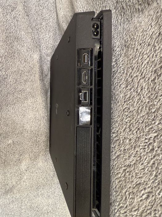 Ps4 slim 1tb (goldhen 12.00)