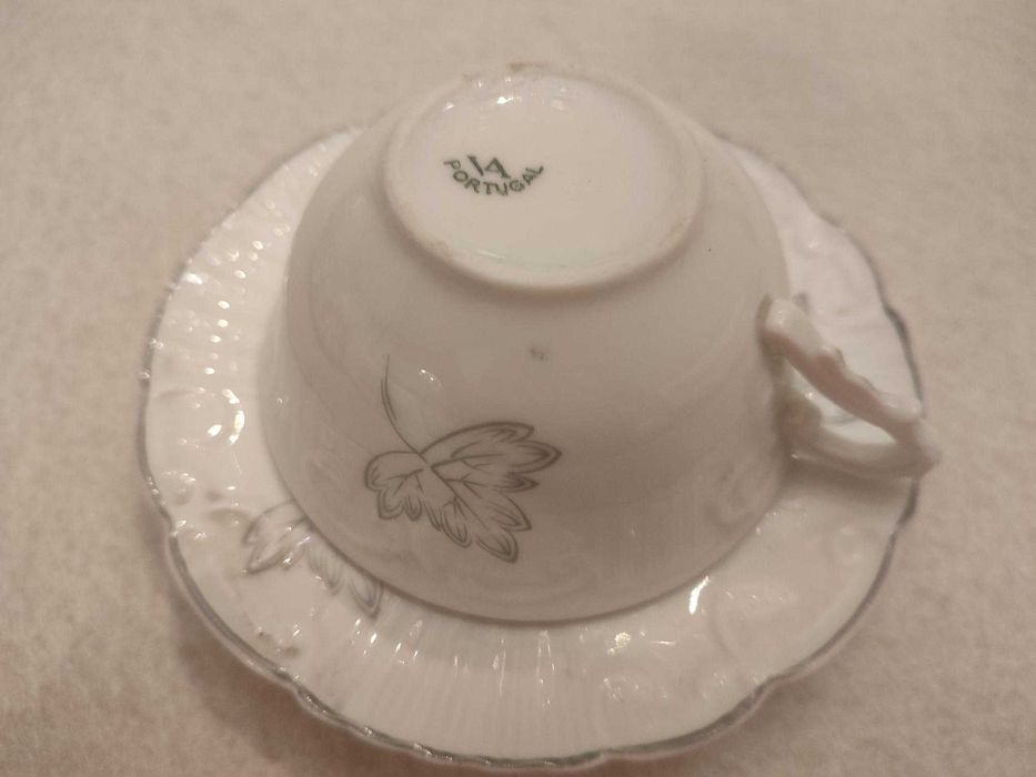 Chávenas de chá de porcelana Vista Alegre.