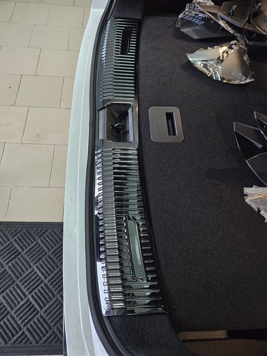 накладки заднього бампера Toyota BZ4X Nissan Ariya Volkswagen ID4/ID6