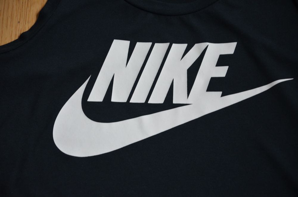 Nike shirt czarny r. M top bokserka