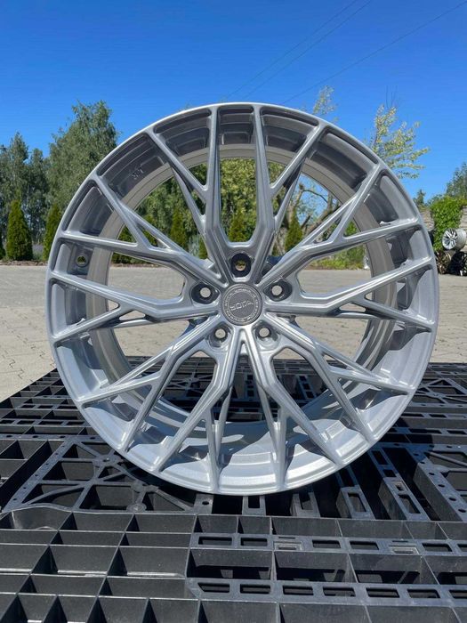 Felgi aluminiowe Yota Wheels YP7 19″ 8,5J ET30 5×120 Gloss Silver