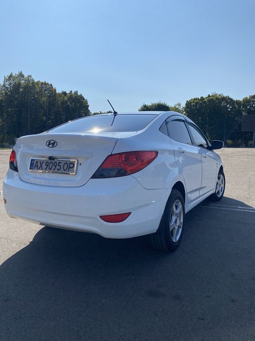 Hyundai Accent 2011