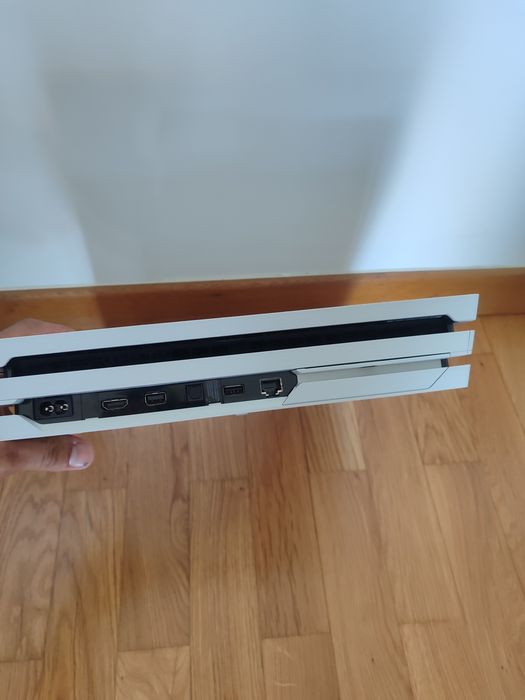 Ps4 pro 1 tb  em excesso estado