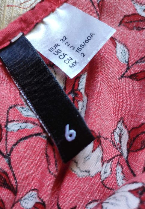 letni kombinezon h&m czerwony w kwiaty na ramiączkach 34 xs