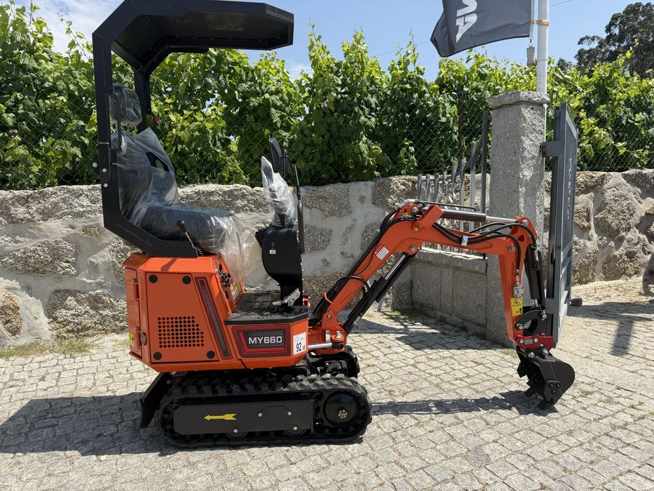 Mini escavadora nova