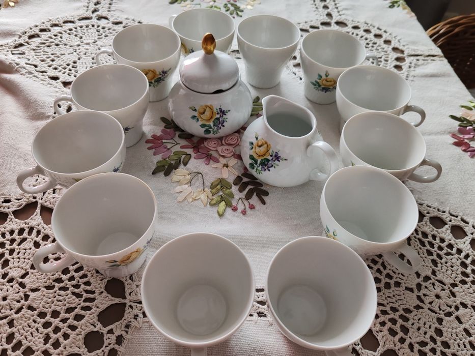 Serwis do herbaty, Porcelana sygnowana nazwą Tirschenreuth