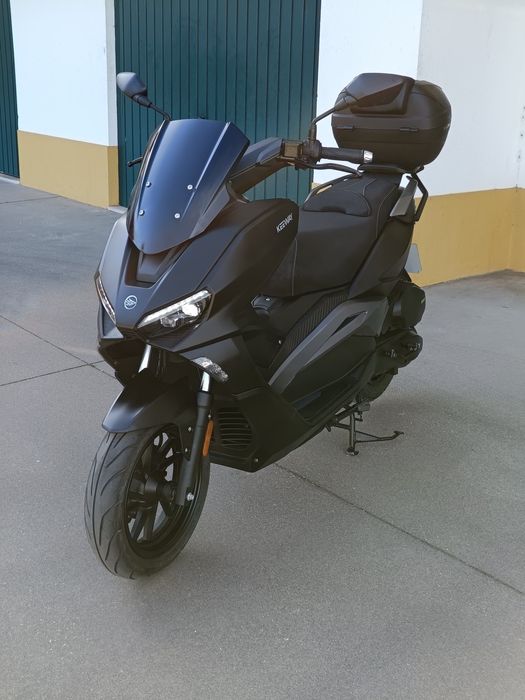 Scooter 125 • 7000km • Como Nova • Livro Revisões • Top Case