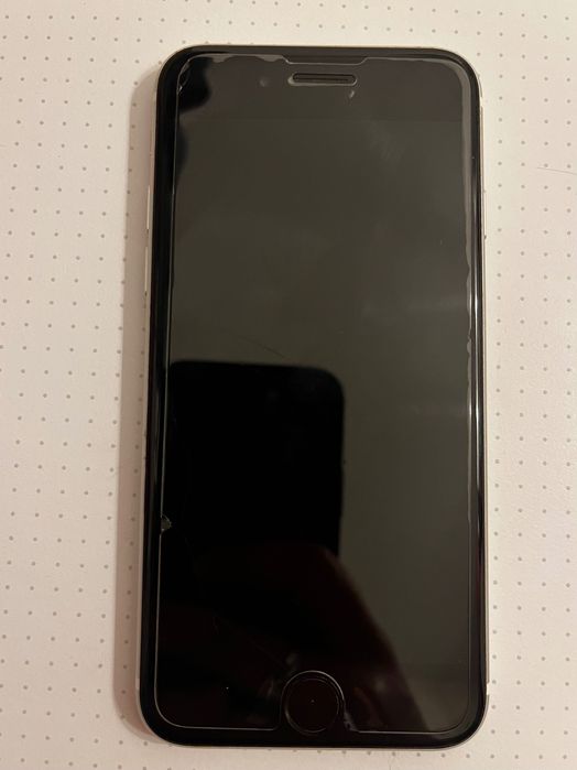 Używany iPhone SE2020. Stan idealny