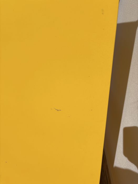 Estante IKEA KALLAX amarela (8 nichos) - 77x147 cm