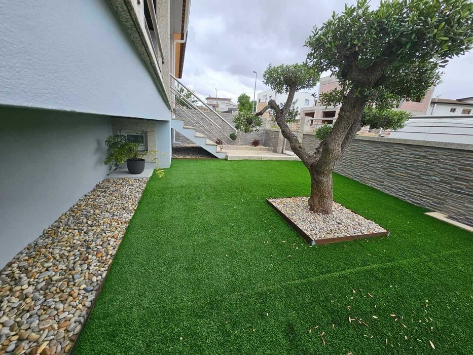 Jardins em relva sintética