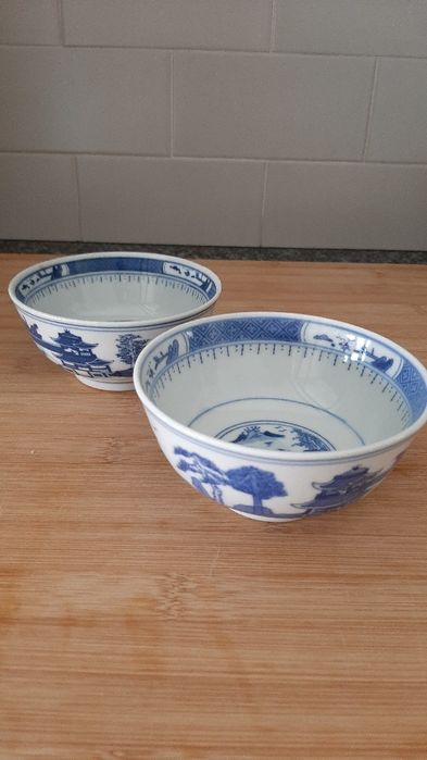 Set of 2 Chinese Bowls