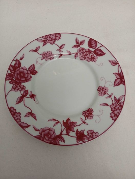 Prato de sobremesa em porcelana