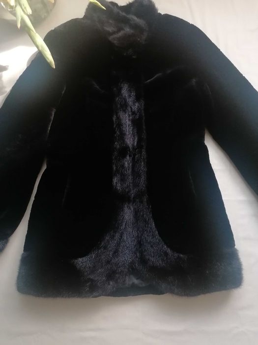 Полушубок мутон з норкою. Новий.