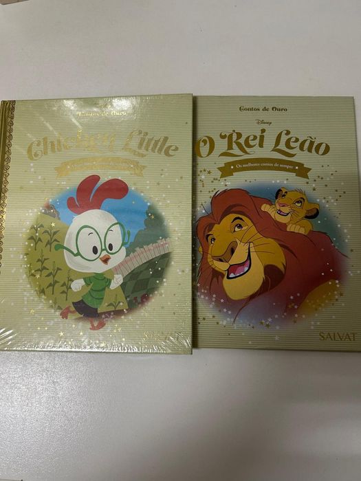 Dois livros contos de ouro Disney