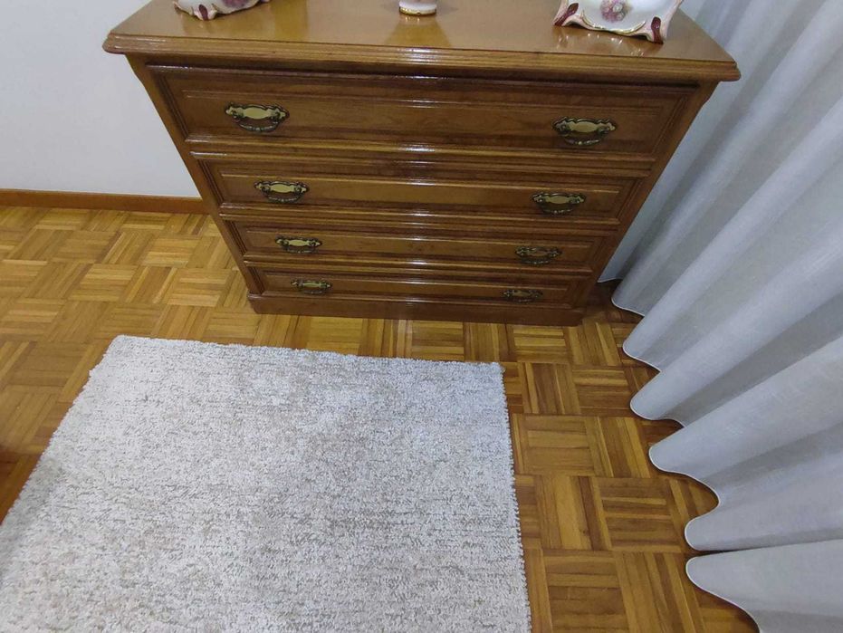 Quarto Completo em Madeira de Castanho
