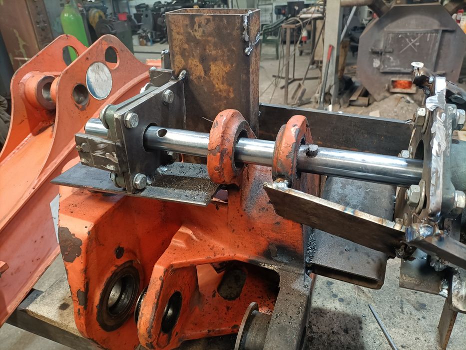 Tulejowanie konika od koparki wytaczanie wytaczarka