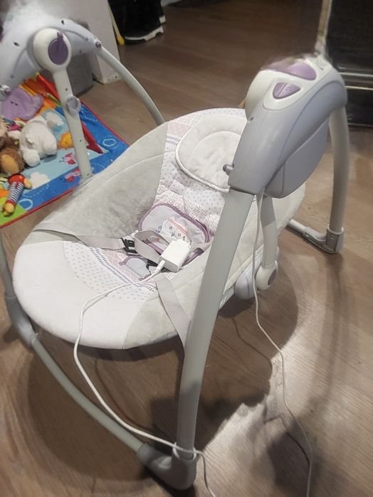 Продаю б/у Mastela Deluxe Portable Swing.