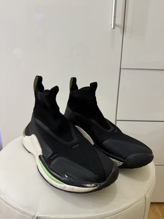 Кроссовки Zara