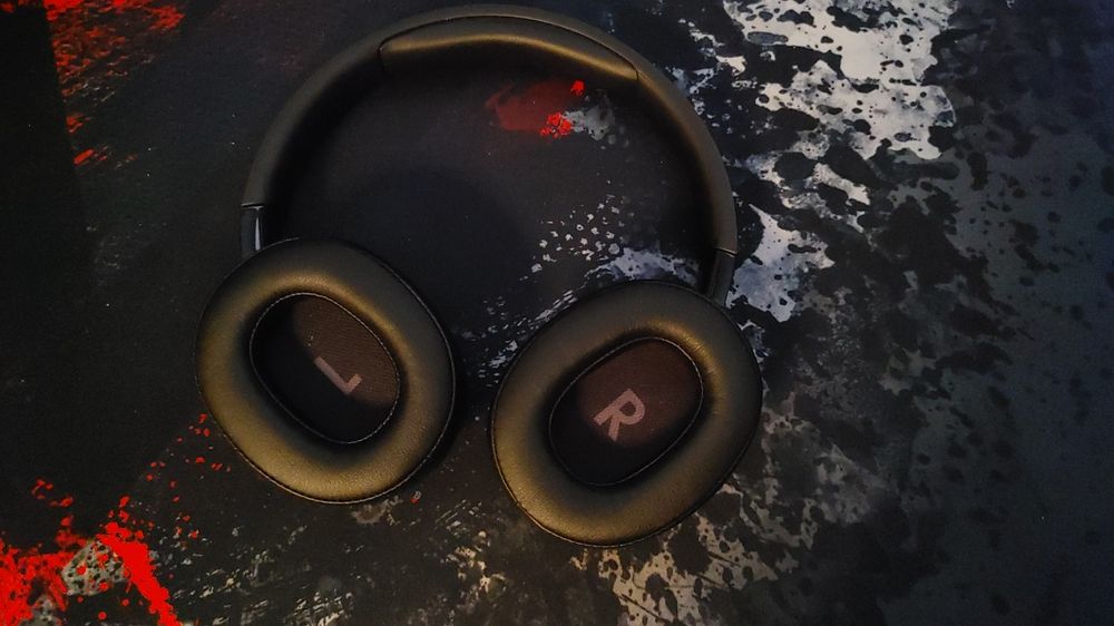 Продам навушники JBL TUNE 710 BT