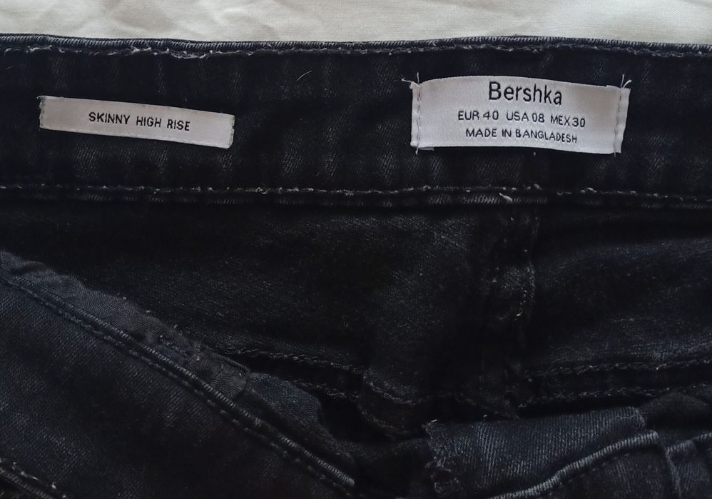 Jeans Skinny high rise pretas Bershka