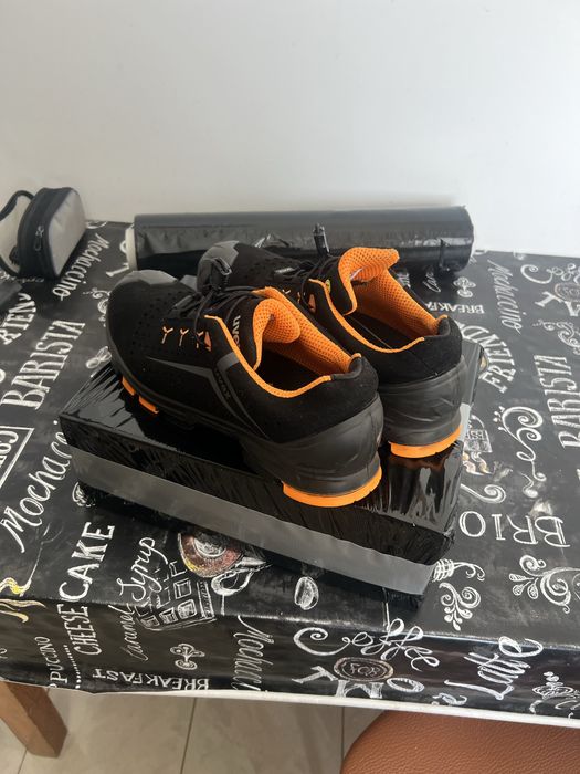 Buty robocze Uvex . 45