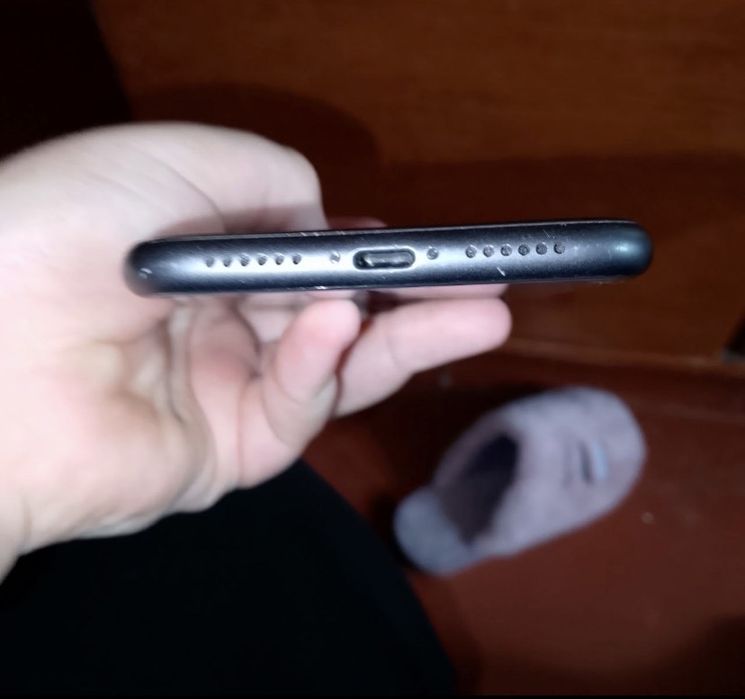 Продам Iphone 11 64 gb 77 акб