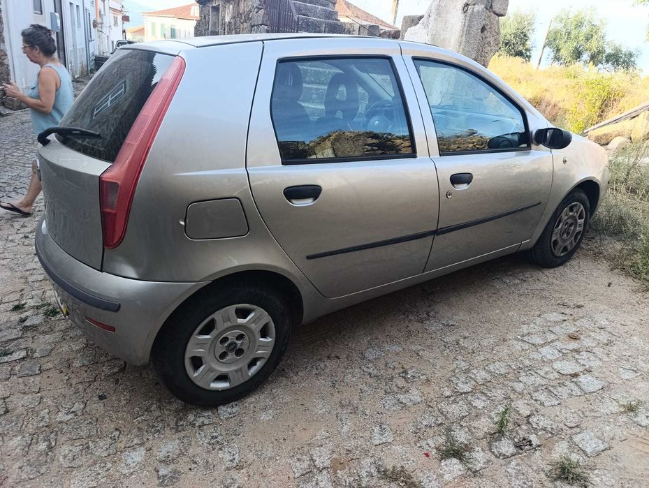 Fiat punto 1.3 multijet diesel foto 3