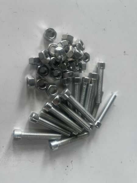 Śruba imbusowa śruby imbusowe z nakrętką M8x45 Łeb walcowy 50szt