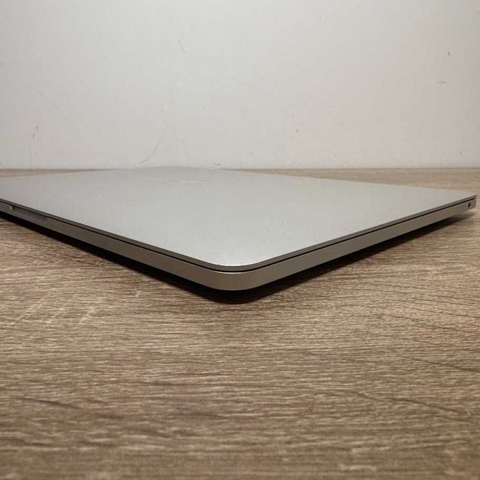 MacBook Pro 2019 року 13" i5 / 8Gb DDR3 / SSD 256Gb нова батарея (код: M1046)