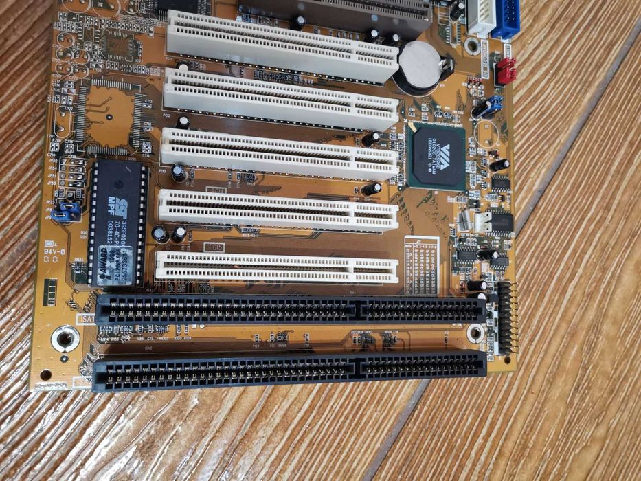 Материнская плата Gigabyte GA-6VXE7+ VIA Apollo Pro133 Socket 370