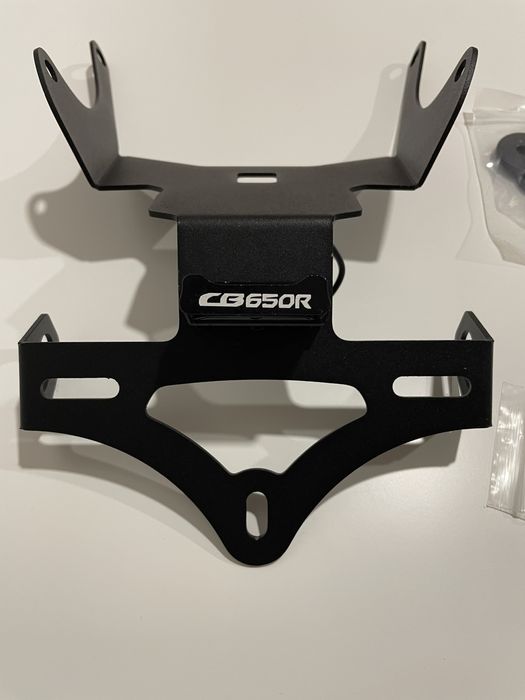 Suporte matricula curto Honda CB650R