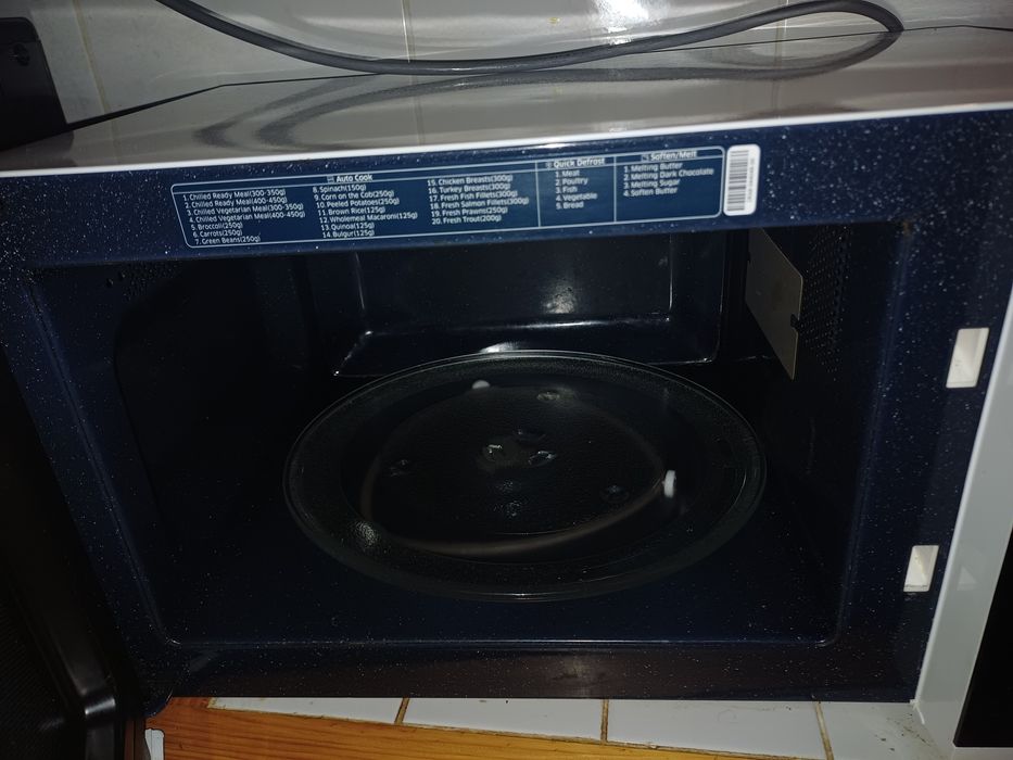 Microondas Samsung 23l em cerâmica