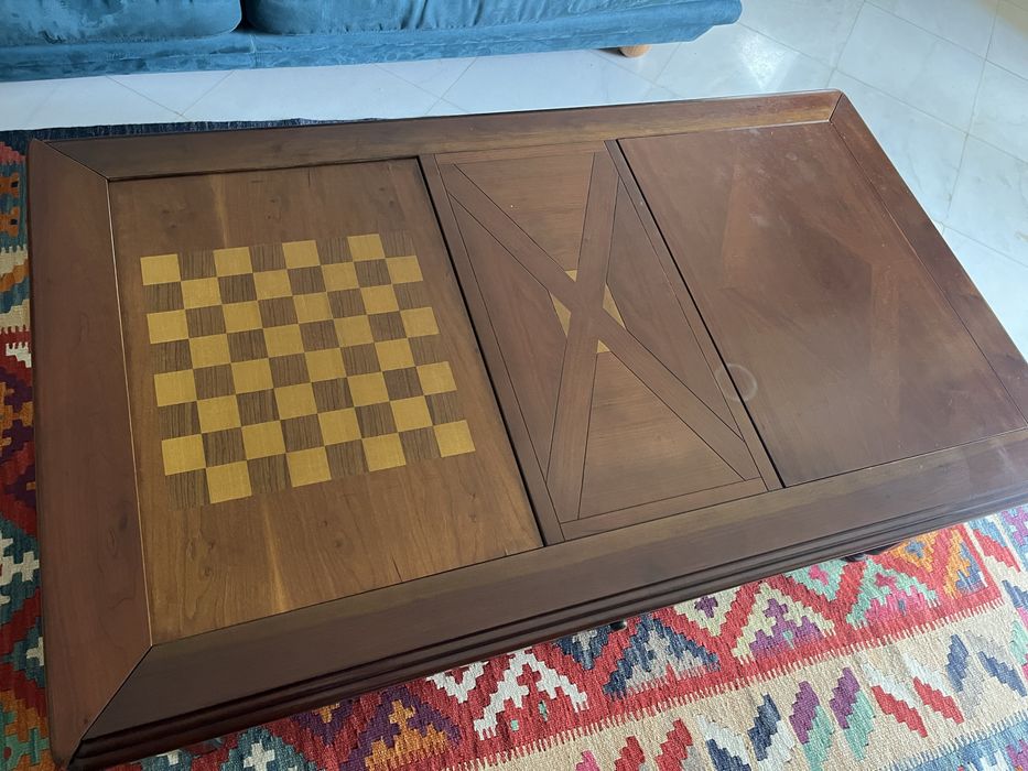 Mesa de sala em cerejeira
