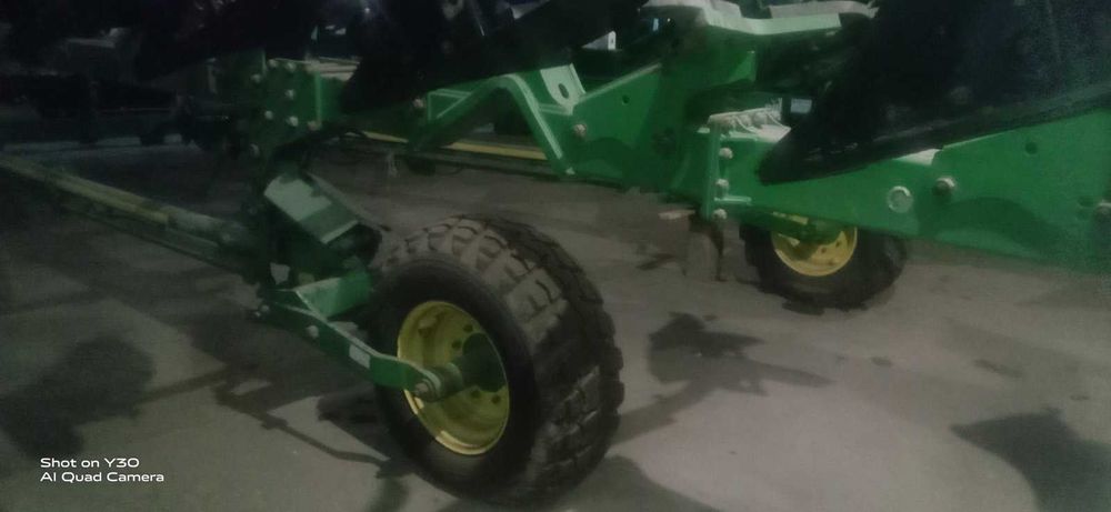Продам плуг John Deer 8-F ( 8 корпусний ) / БУ / Гарний стан